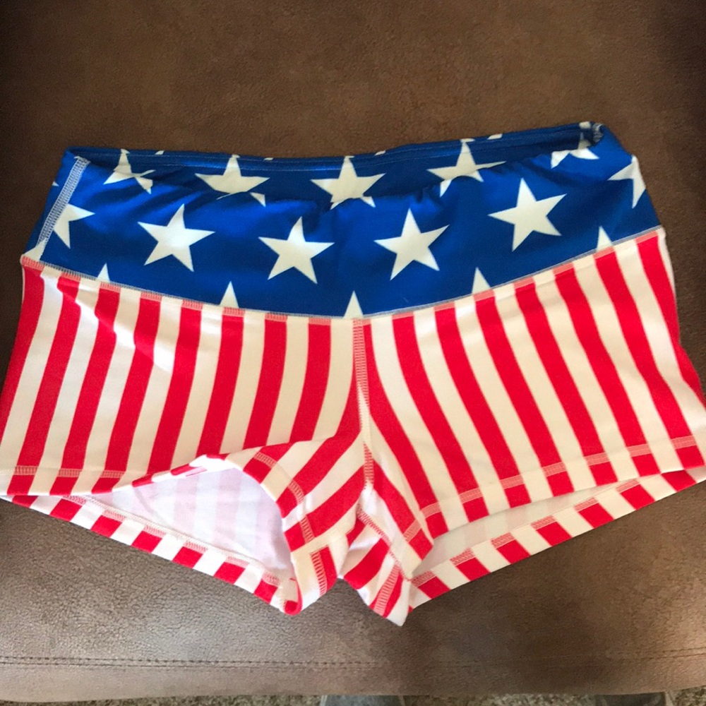 fleo american flag shorts - medium